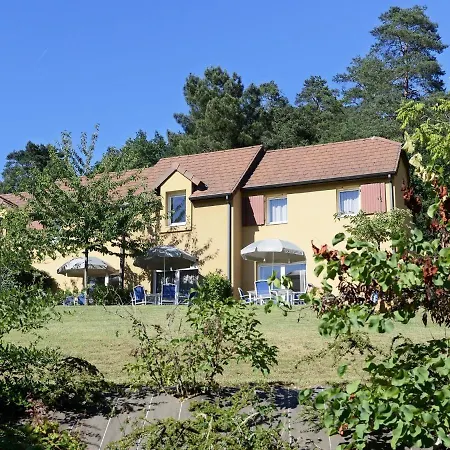 Spacious Terraced Maisonette In Picturesque